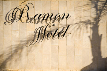 Hotel Ramon Suites