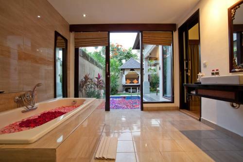Transera Grand Kancana Villas Resort Bali