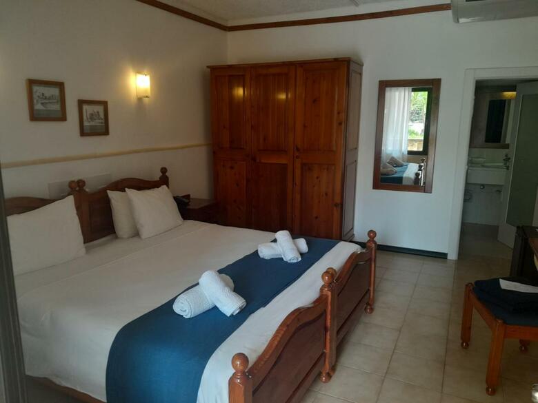 Hotel Cornucopia