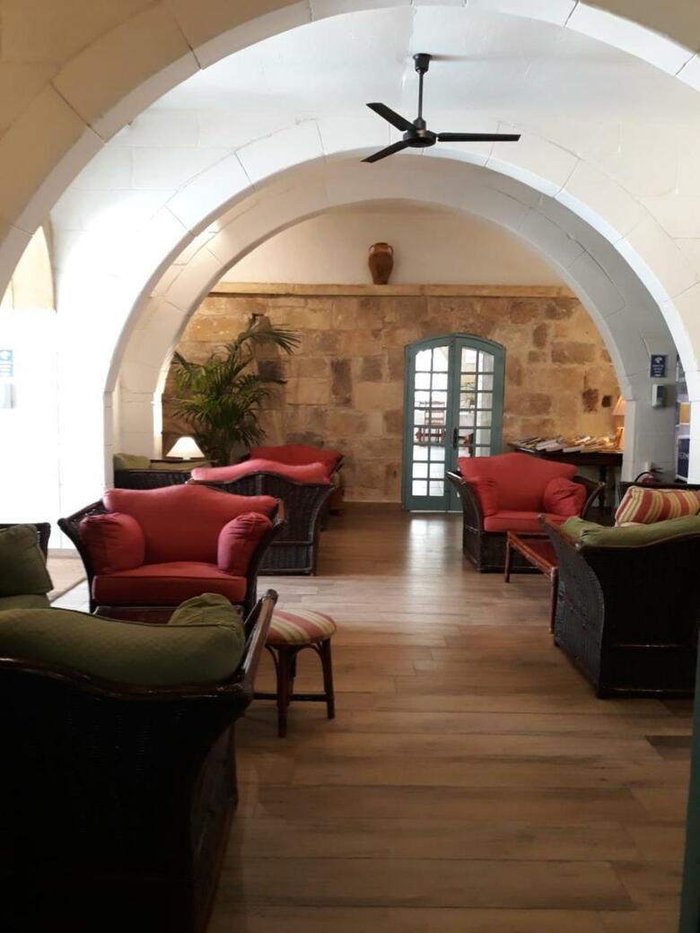 Hotel Cornucopia