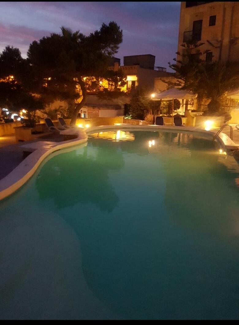 Hotel Cornucopia