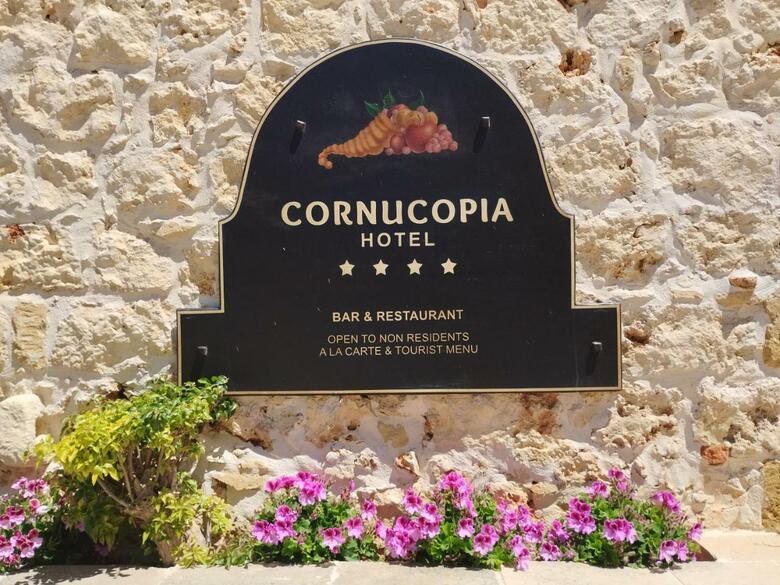 Hotel Cornucopia