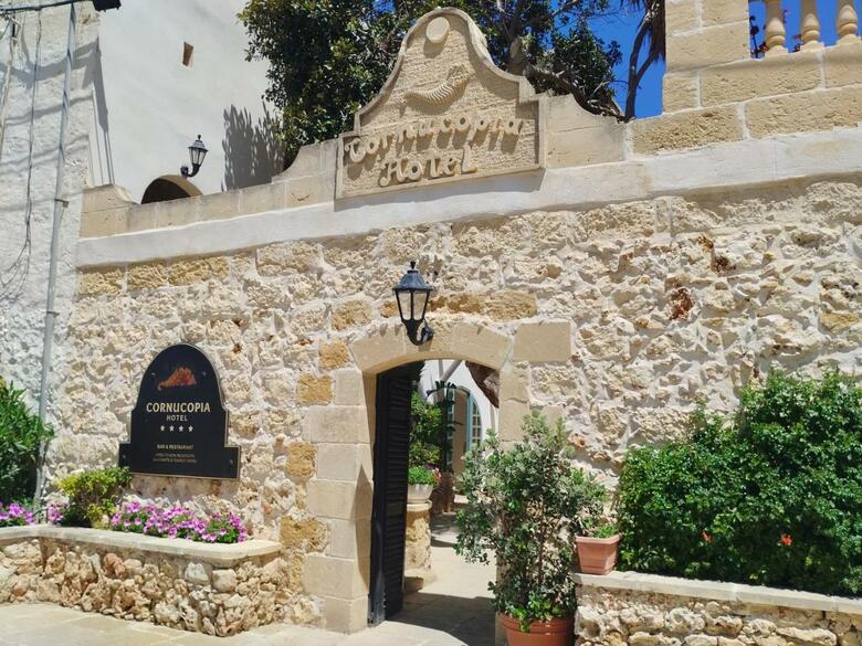 Hotel Cornucopia