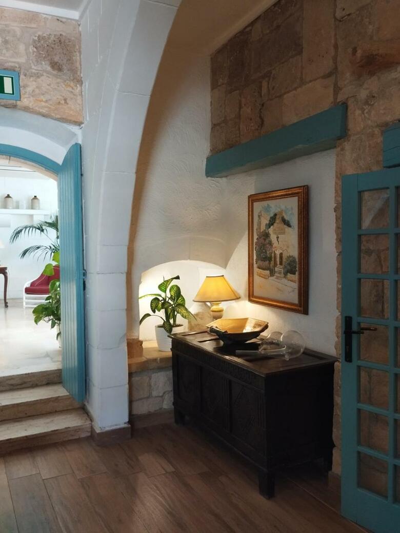 Hotel Cornucopia