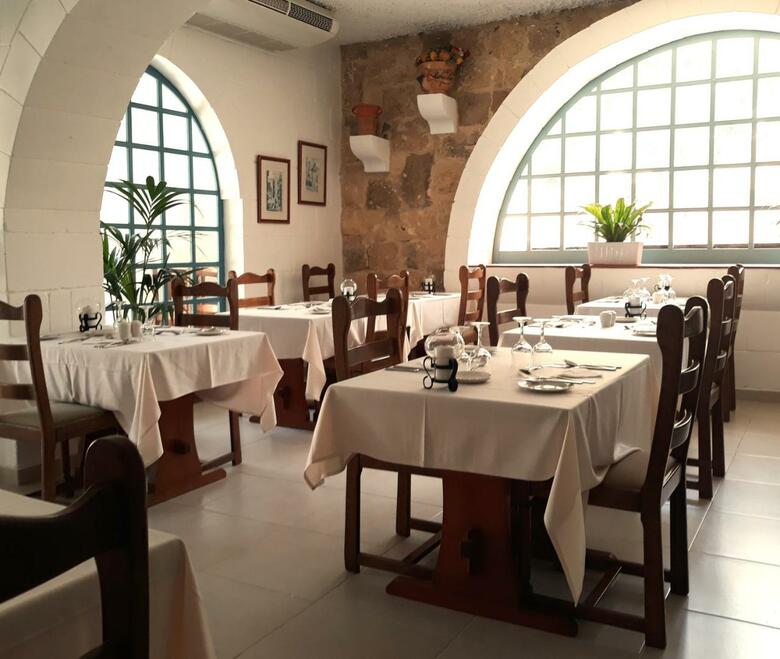 Hotel Cornucopia