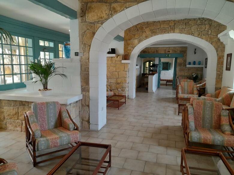 Hotel Cornucopia