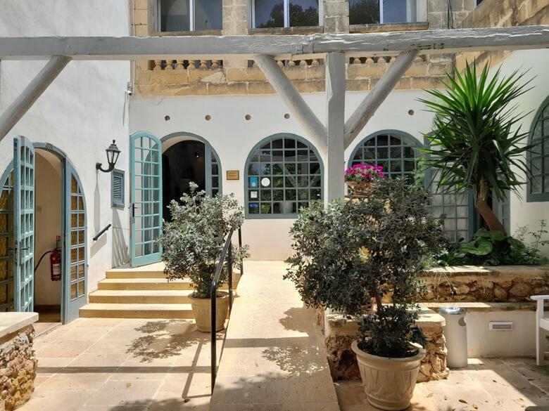 Hotel Cornucopia