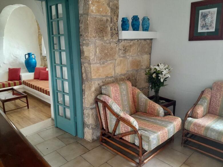 Hotel Cornucopia
