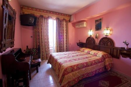 Tachfine Hotel