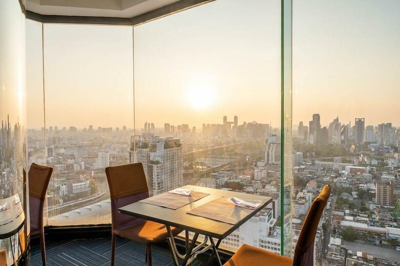 Hotel Baiyoke Suite