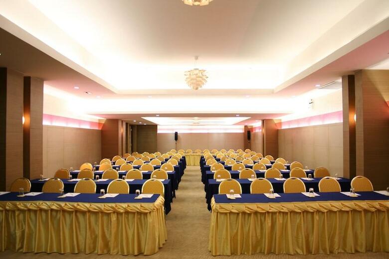 Hotel Baiyoke Suite
