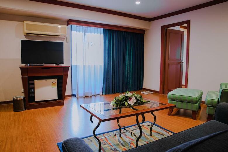Hotel Baiyoke Suite