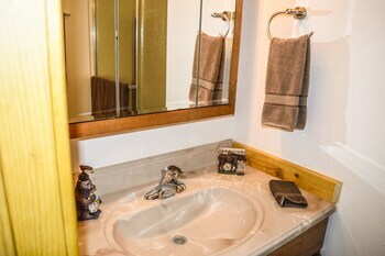 The Lodge At Duck Creek