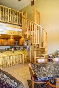 The Lodge At Duck Creek