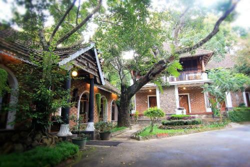 Hotel Ambadi