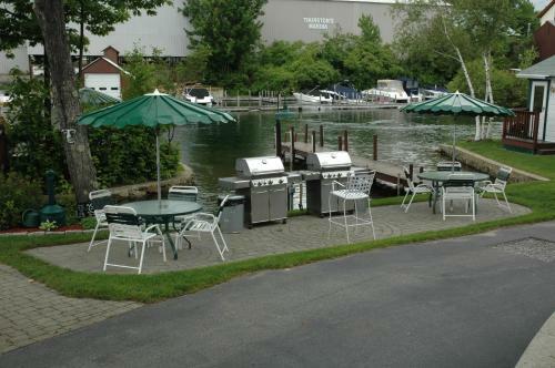 Hotel Channel Waterfront Cottages