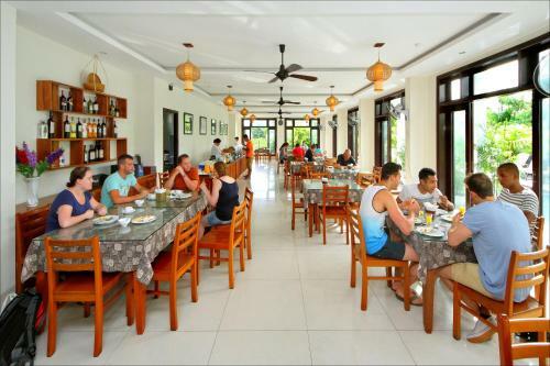 Sunshine Hotel