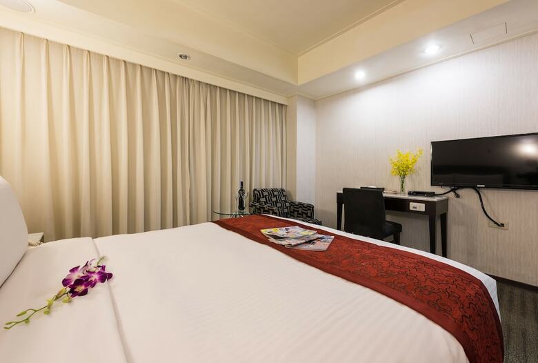 Forward Suites Hotel