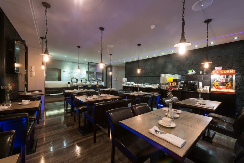 Forward Suites Hotel