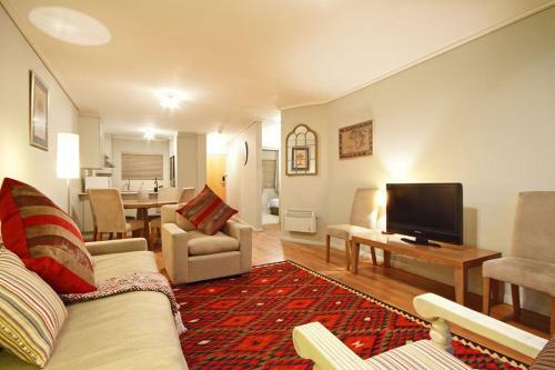 Lagoon Beach Apartment