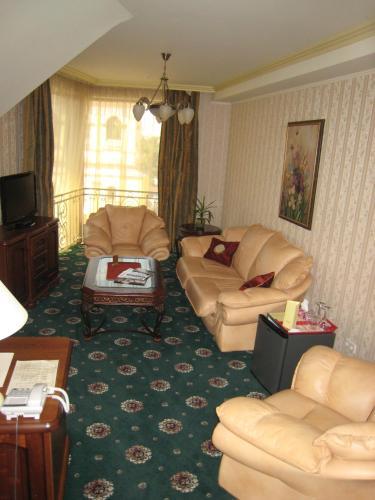 Atrium Hotel