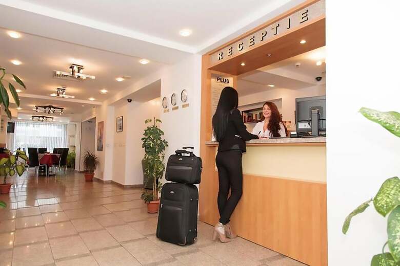 Plus Hotel
