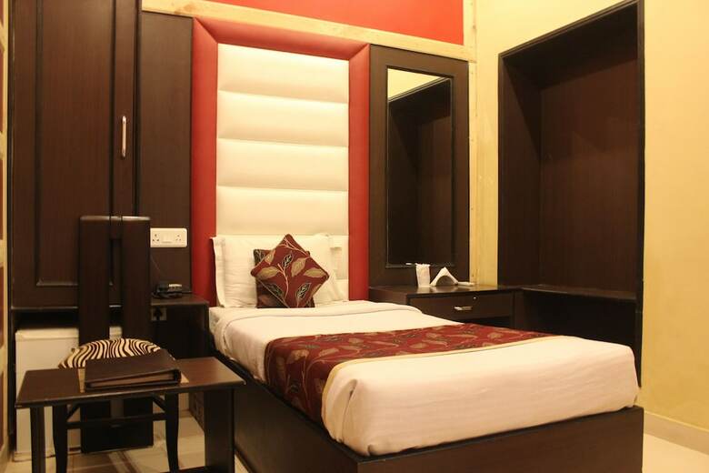 Hotel Varuna