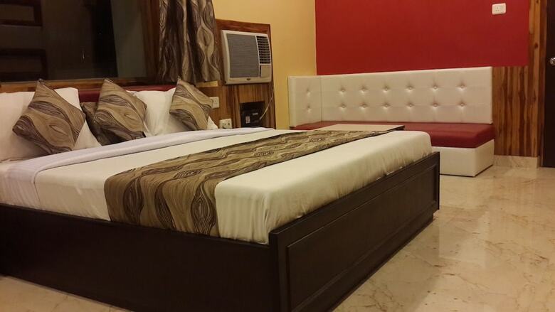 Hotel Varuna