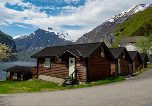 Grande Hytteutleige Og Camping