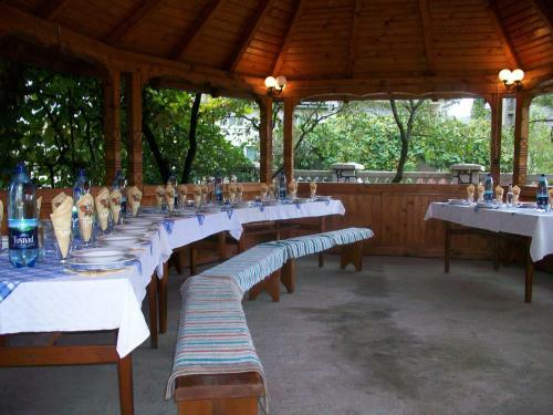 Hostal Pensiunea Covaciu