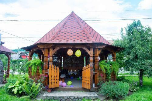 Hostal Pensiunea Covaciu