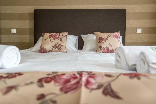 Hostal May Art Residence