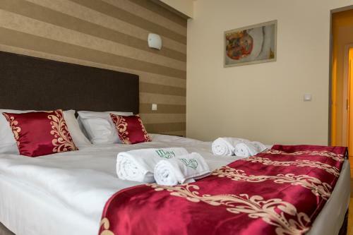 Hostal May Art Residence
