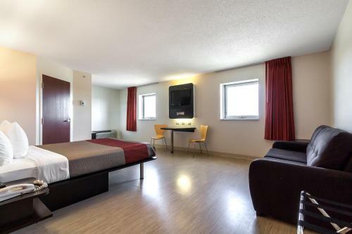 Motel 6 Kingston Ontario