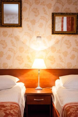 Hotel Logos