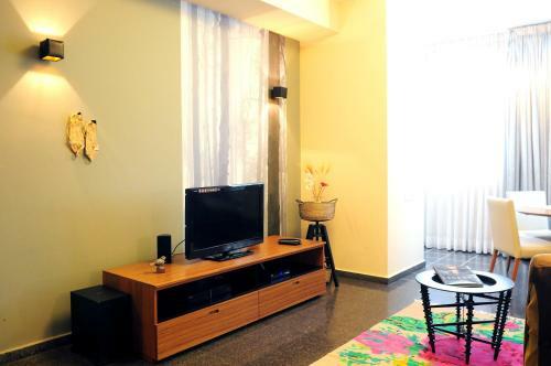 King George Apartments