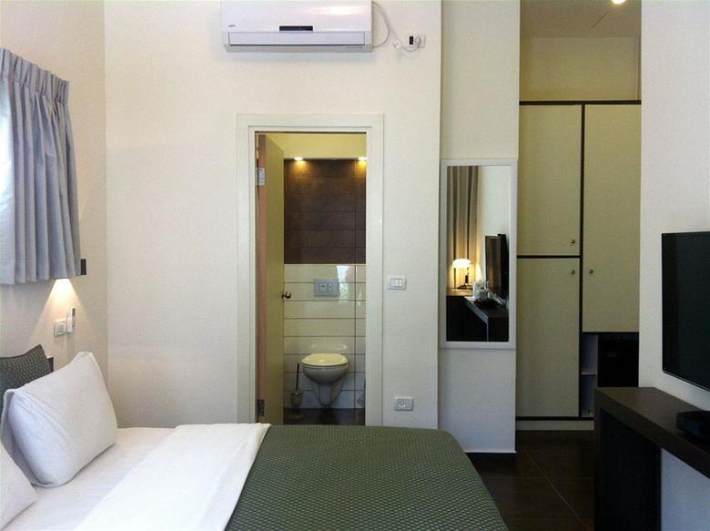 27 Montefiore Hotel
