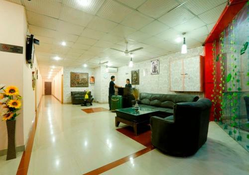 Hotel Anand Lok