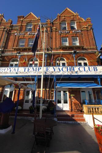Bed & Breakfast Royal Temple Yacht Club