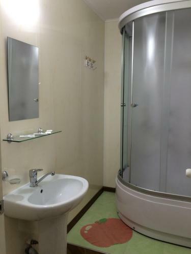 Yuzhniy Hotel