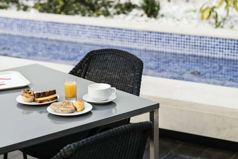 Moov Hotel �vora
