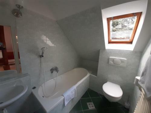Bed & Breakfast K�t Lotti Villa - Gy�gypanzi�