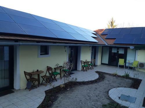 Bed & Breakfast K�t Lotti Villa - Gy�gypanzi�