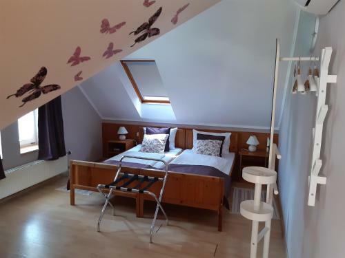 Bed & Breakfast K�t Lotti Villa - Gy�gypanzi�