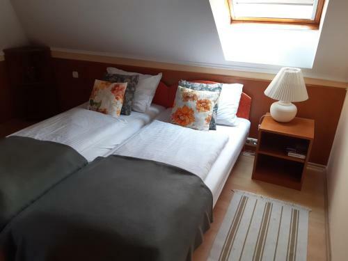 Bed & Breakfast K�t Lotti Villa - Gy�gypanzi�