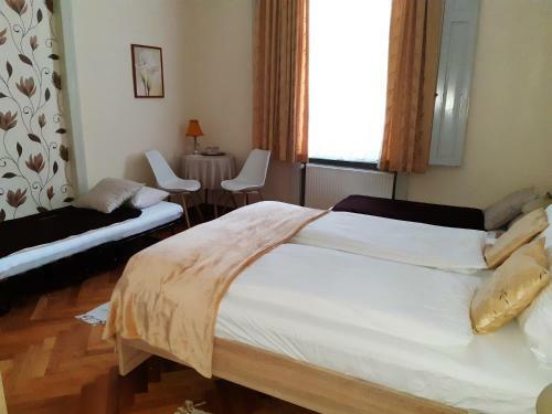Bed & Breakfast K�t Lotti Villa - Gy�gypanzi�