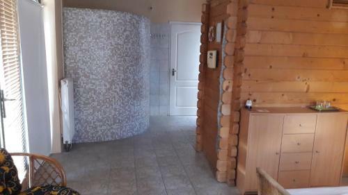 Bed & Breakfast K�t Lotti Villa - Gy�gypanzi�