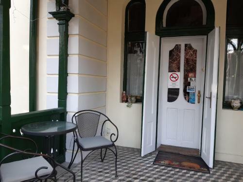 Bed & Breakfast K�t Lotti Villa - Gy�gypanzi�