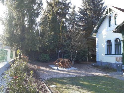Bed & Breakfast K�t Lotti Villa - Gy�gypanzi�