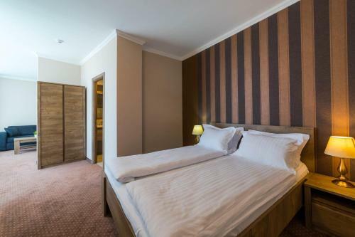 Sky Hotel